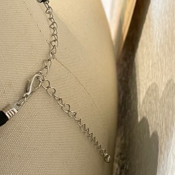 Black Chunky Strap Choker With Shimmery Sparkly Dark Grey Crystal Front Pendant - Picture 6 of 6